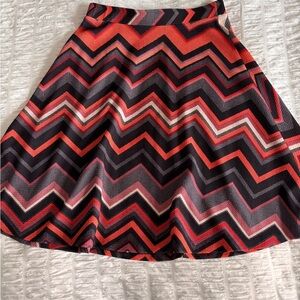 Retro Chevron Patterned Skirt - Salmon and Black